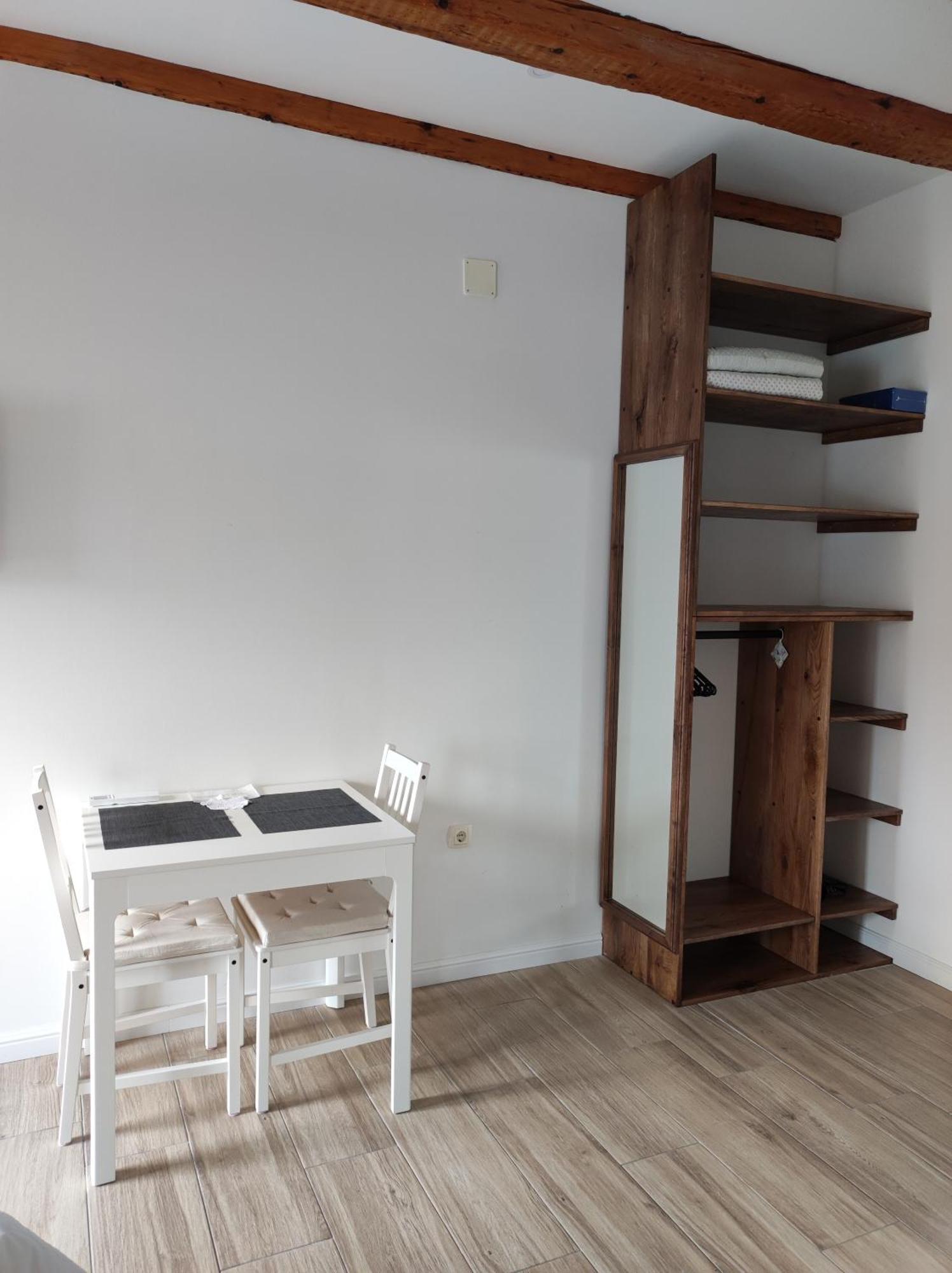 Apartments Krstulja Baska  Bilik gambar