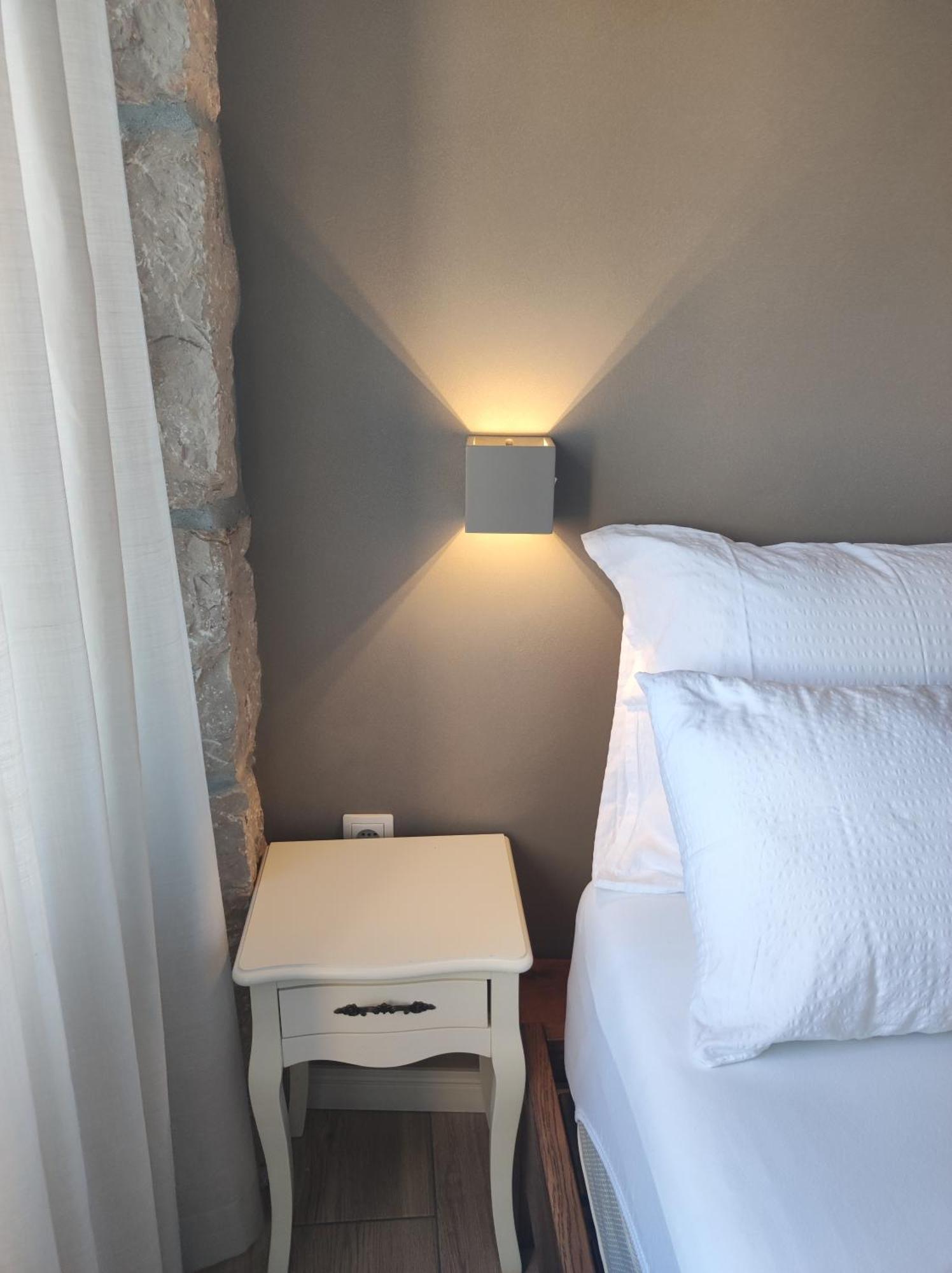 Apartments Krstulja Baska  Bilik gambar