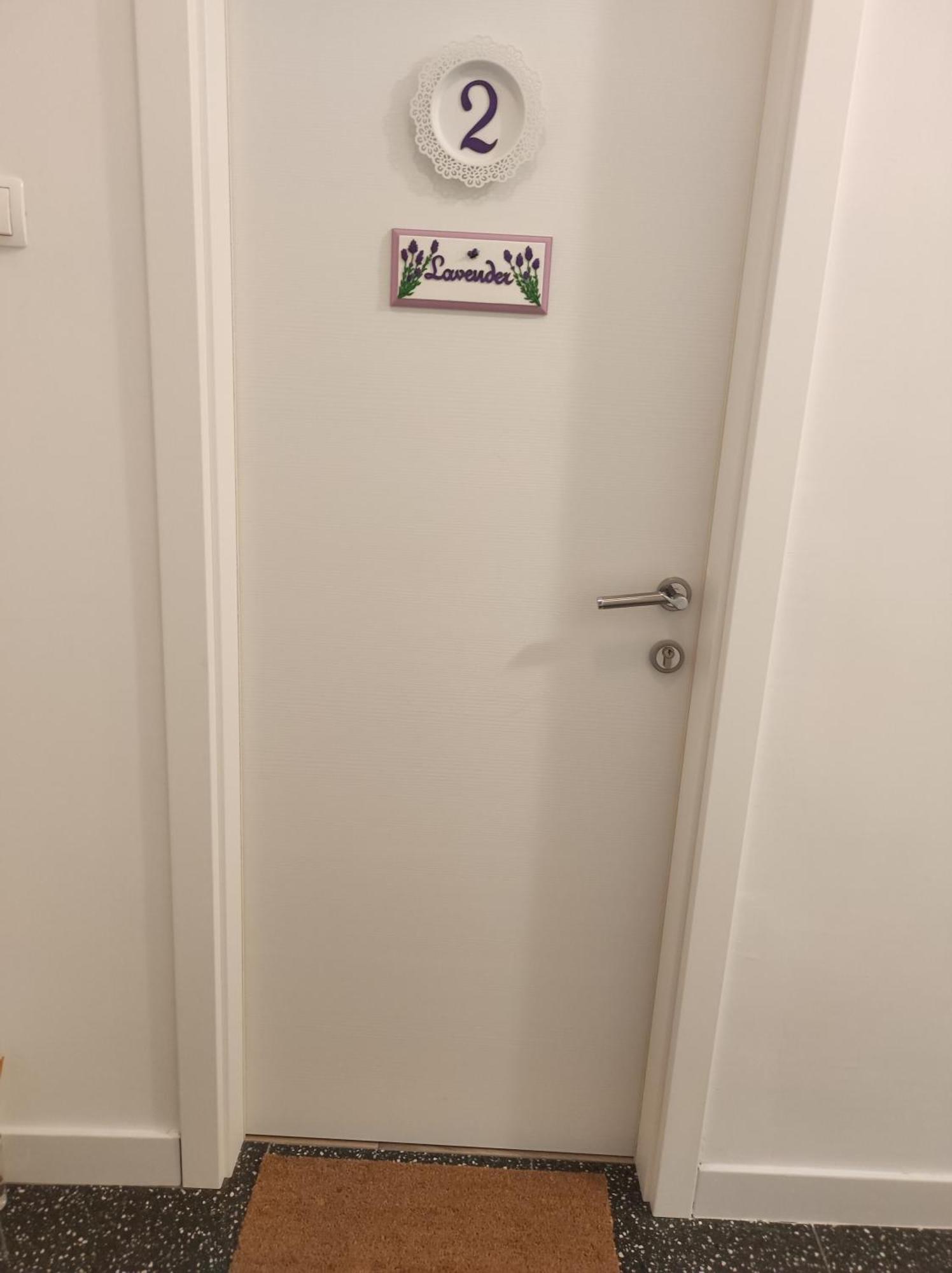 Apartments Krstulja Baska  Bilik gambar