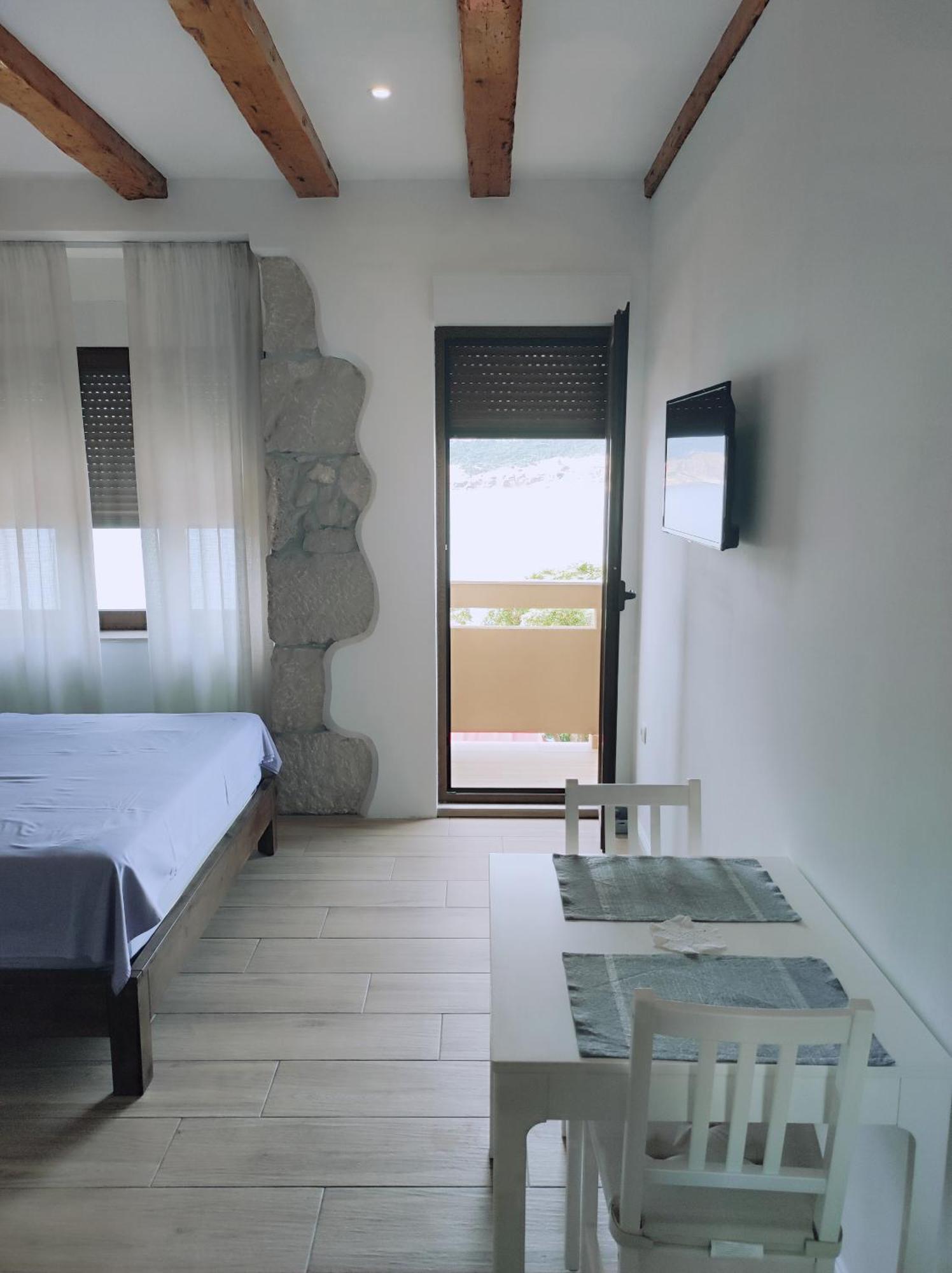Apartments Krstulja Baska  Bilik gambar